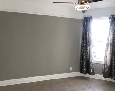 1540 N Hamlin Avenue - Photo Thumbnail 10