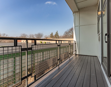 2100 Greenwood Street - Photo Thumbnail 10