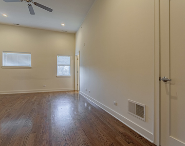 2100 Greenwood Street - Photo Thumbnail 17