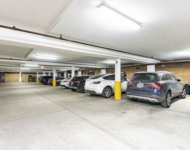 2100 Greenwood Street - Photo Thumbnail 20