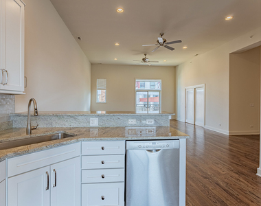 2100 Greenwood Street - Photo Thumbnail 8