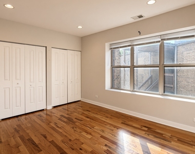 7225 N Rogers Avenue - Photo Thumbnail 6