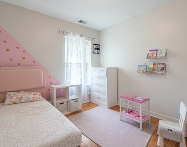 7225 N Rogers Avenue - Photo Thumbnail 8