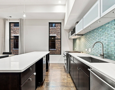 114 N Aberdeen Street - Photo Thumbnail 9