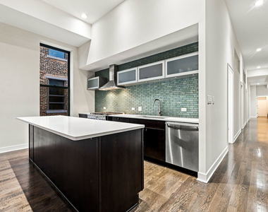 114 N Aberdeen Street - Photo Thumbnail 8