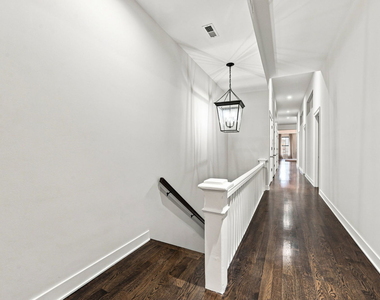 114 N Aberdeen Street - Photo Thumbnail 10