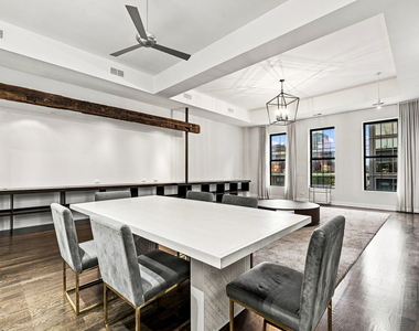114 N Aberdeen Street - Photo Thumbnail 6