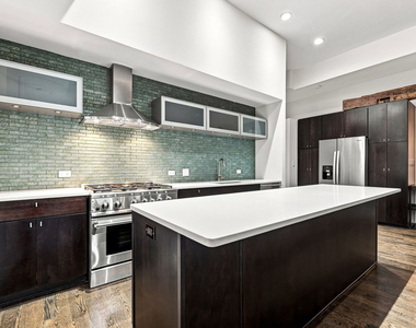 114 N Aberdeen Street - Photo Thumbnail 7