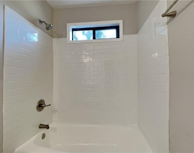 5990 Bayside Drive Nw - Photo Thumbnail 17