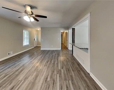 287 Jamie Drive - Photo Thumbnail 2
