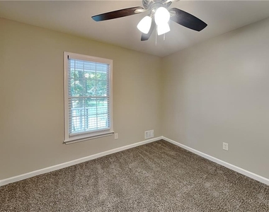 287 Jamie Drive - Photo Thumbnail 10