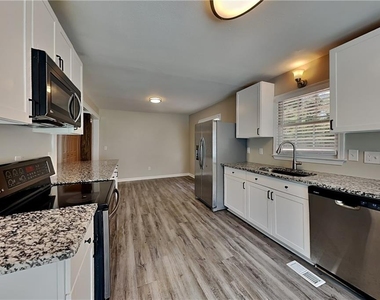 287 Jamie Drive - Photo Thumbnail 3