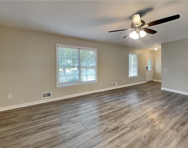 287 Jamie Drive - Photo Thumbnail 1