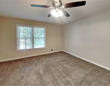 287 Jamie Drive - Photo Thumbnail 4
