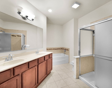 1031 Ravendale Court - Photo Thumbnail 17