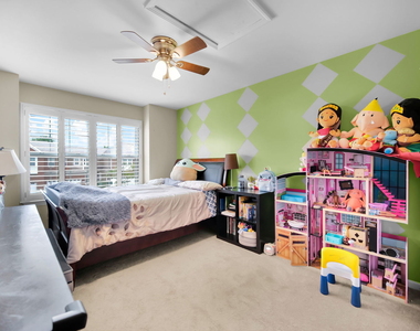 1031 Ravendale Court - Photo Thumbnail 23