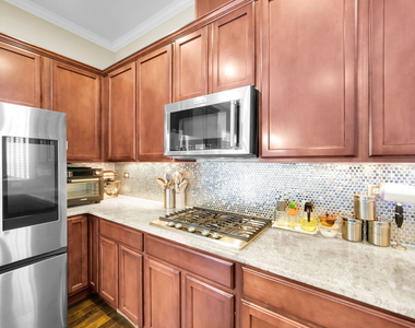 1031 Ravendale Court - Photo Thumbnail 10