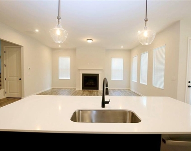 2225 Whistler Way Ne - Photo Thumbnail 8