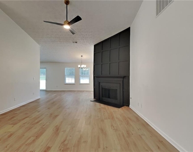 410 Crestbend Lane - Photo Thumbnail 1
