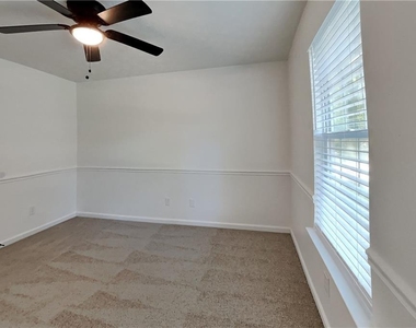 410 Crestbend Lane - Photo Thumbnail 14
