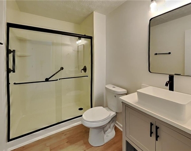 410 Crestbend Lane - Photo Thumbnail 16