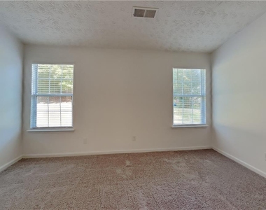 410 Crestbend Lane - Photo Thumbnail 9