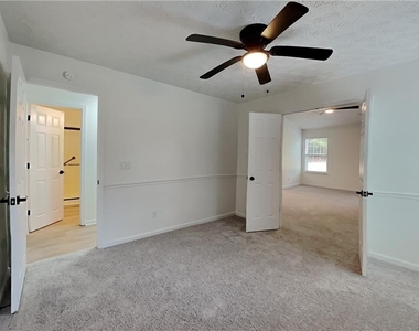410 Crestbend Lane - Photo Thumbnail 17