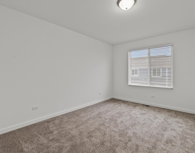 1038 Gillespie Lane - Photo Thumbnail 10
