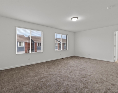 1038 Gillespie Lane - Photo Thumbnail 8