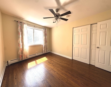 4842 Conrad Street - Photo Thumbnail 7