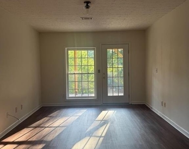 3091 Colonial Way - Photo Thumbnail 8