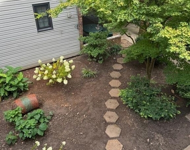 3091 Colonial Way - Photo Thumbnail 1