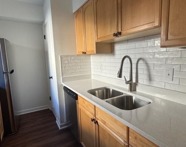 3091 Colonial Way - Photo Thumbnail 4