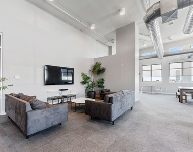 901 W Madison Street - Photo Thumbnail 28