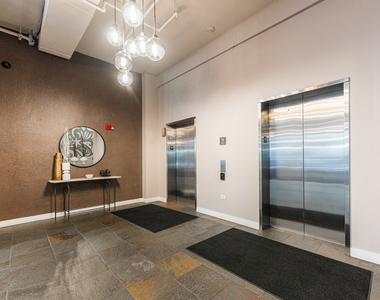 901 W Madison Street - Photo Thumbnail 4