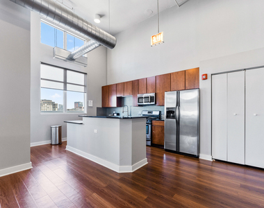 901 W Madison Street - Photo Thumbnail 19