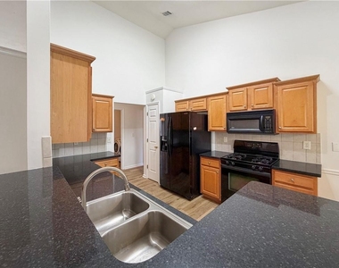 3385 Stoneleigh Run Drive - Photo Thumbnail 9