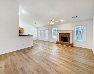 3385 Stoneleigh Run Drive - Photo Thumbnail 2