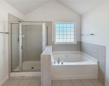 3385 Stoneleigh Run Drive - Photo Thumbnail 13