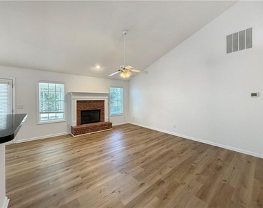 3385 Stoneleigh Run Drive - Photo Thumbnail 3