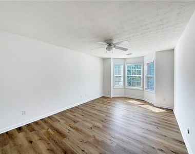 3385 Stoneleigh Run Drive - Photo Thumbnail 19