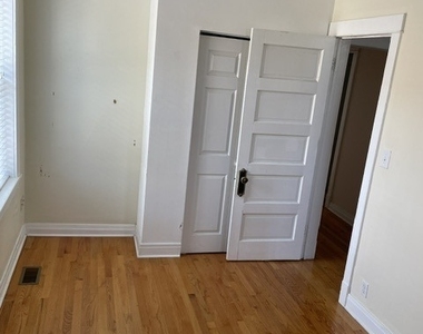 6110 N Albany Avenue - Photo Thumbnail 4