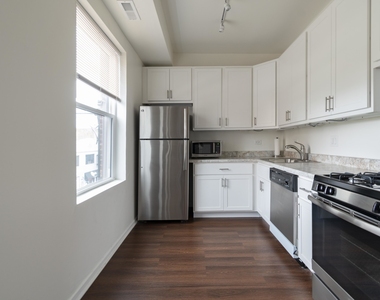 3751 N Halsted Street - Photo Thumbnail 1