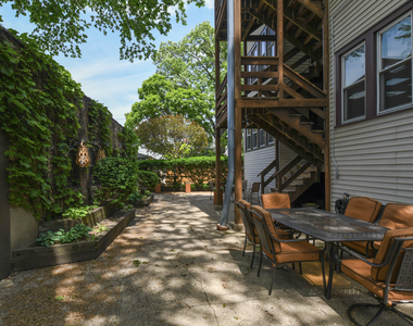 3312 N Oakley Avenue - Photo Thumbnail 17