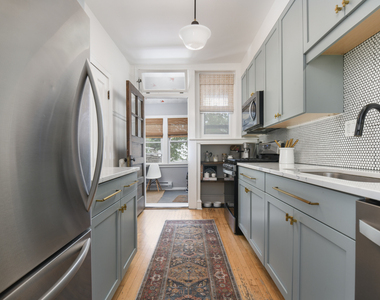 3312 N Oakley Avenue - Photo Thumbnail 10