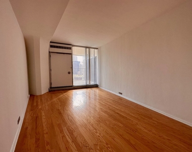 300 N State Street - Photo Thumbnail 4