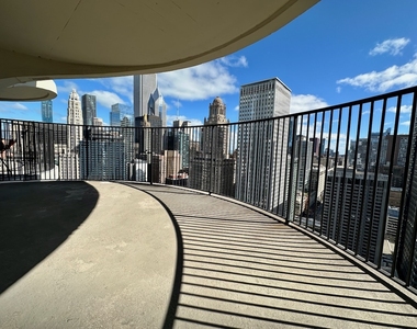 300 N State Street - Photo Thumbnail 8