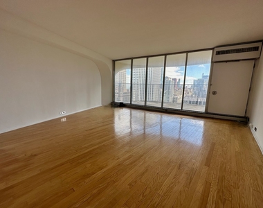 300 N State Street - Photo Thumbnail 2