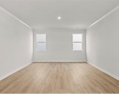 129 King Village - Photo Thumbnail 1