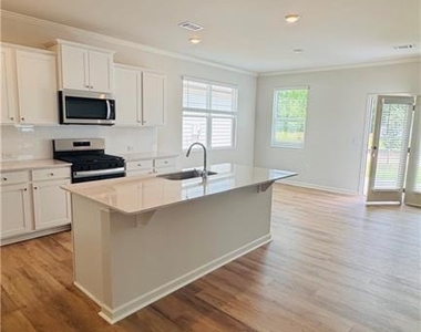 129 King Village - Photo Thumbnail 18